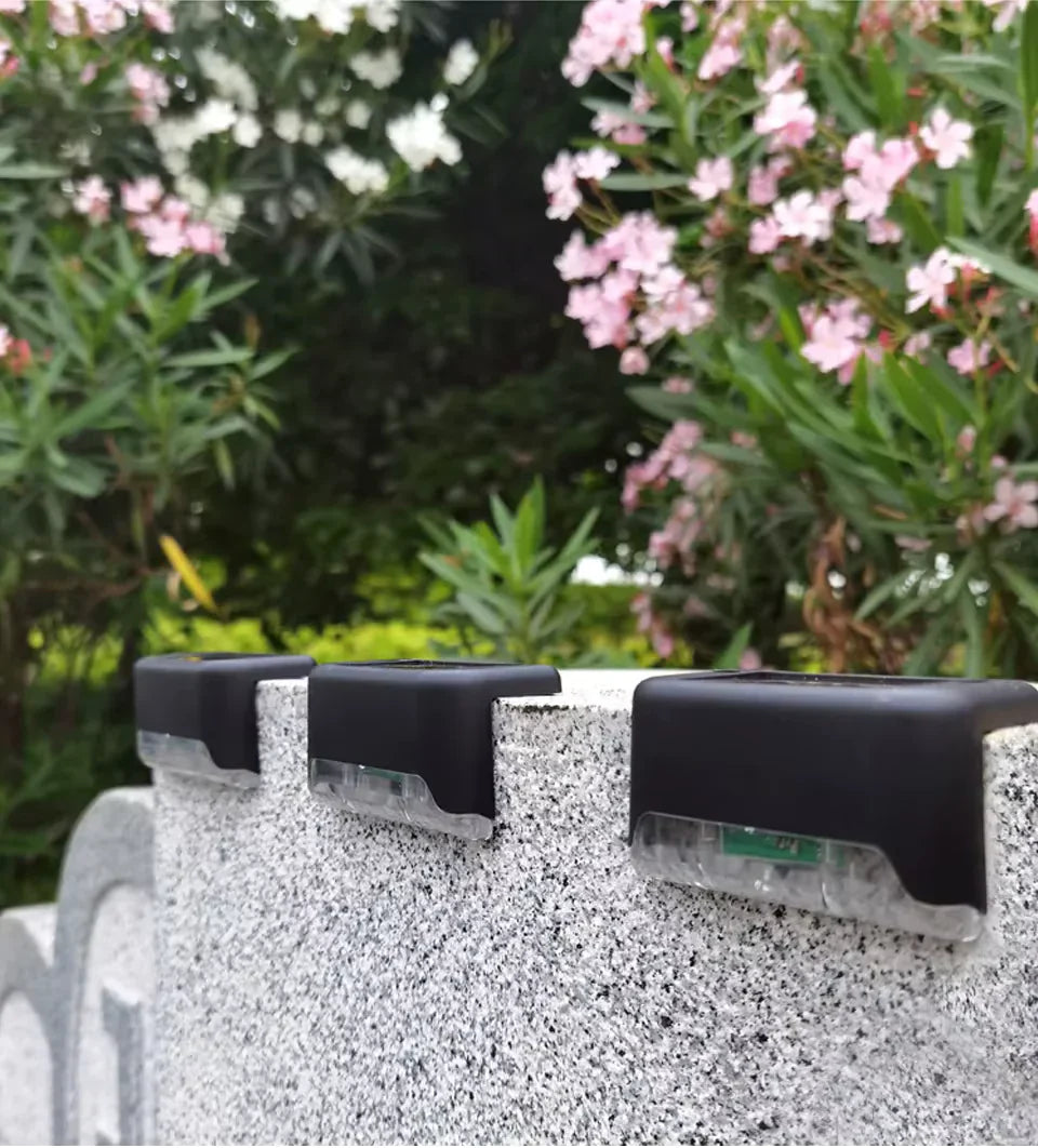 Kit SolarBright™ – 8 Luminárias Solares para Áreas Externas